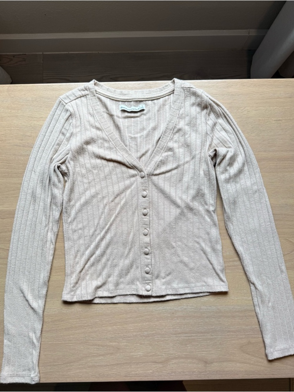 Abercrombie & Fitch Women's Ribbed V-Neck Cream Long Sleeve Top Small